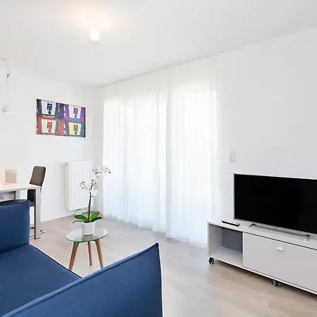 Spreepolis Boardinghaus 3*
