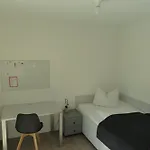 Spreepolis Boardinghaus 3*