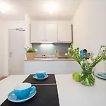 斯普瑞波利斯保丁豪斯公寓 3*