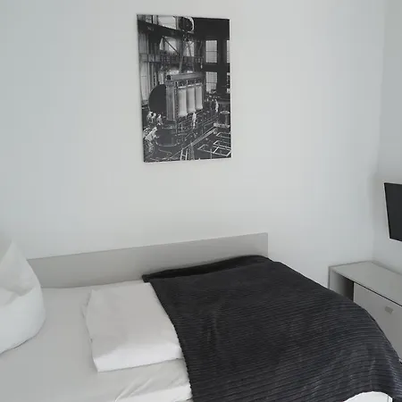Spreepolis Boardinghaus 3*