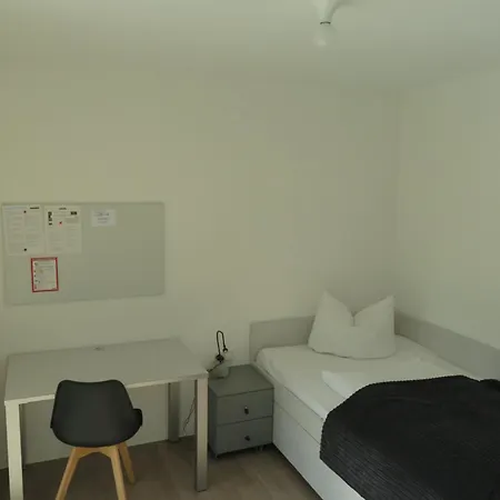 Spreepolis Boardinghaus 3*
