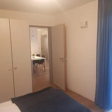 Spreepolis Boardinghaus 3*