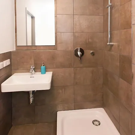Spreepolis Boardinghaus 3*