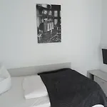 Spreepolis Boardinghaus 3*
