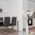 Spreepolis Boardinghaus 3*